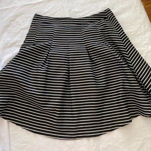 White and Black skirt - The Limited - size 2